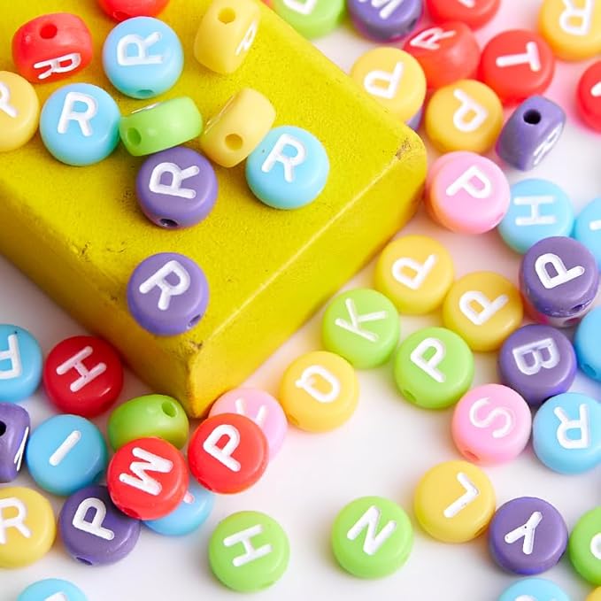 nikkiGuo 1250 PCS Letter Beads Kit with Elastic Cord – Alphabet A–Z, Numbers, Heart, Moon, Star, Smiley Beads for Friendship Bracelets & DIY Jewelry (Colorful Beats & White Letters)