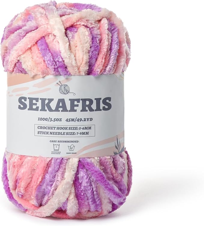 Fuzzy Chunky Chenille Yarn for Crocheting，Soft Plush Yarn for Hand Knitting，Bulky 100 g（49.2 yd） Baby Blanket Yarn for Crocheting Amigurumi Yarns，Crochet Fluffy Velvet Yarns (Pink Purple)