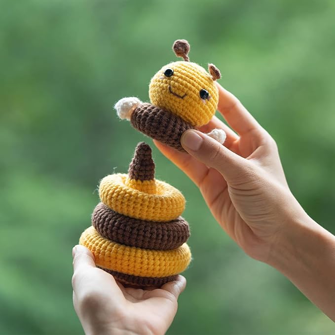 YESJOLI Crochet kit for Beginners, Crochet Animal Kits,Crocheting kit for Starters with Step-by-Step Video, Beginner Crochet kit for Adults Women, Crafts bee