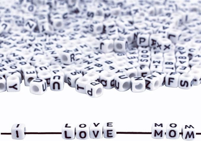 Amaney 810pcs 6x6mm Cube Acrylic Alphabet Letter Beads for Jewelry Making Bracelets Necklaces Key Chains