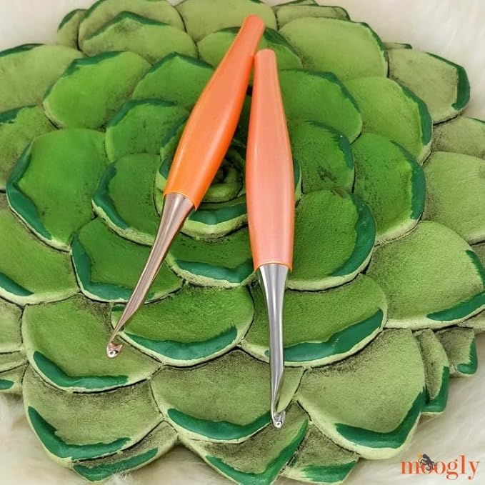 Furls Crochet Hook, Odyssey Peach, Nickel Plated Tip for Effortless Glide, Ergonomic Handle Crochet Hooks 7" (Odyssey - Peach, G - 4.00MM)
