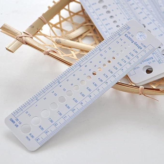 White Reusable Plastic Sew Knitting Needle Gauge Inch cm Ruler Tool (US UK Canada Sizes) Sewing Accessories Tools (2-10mm)