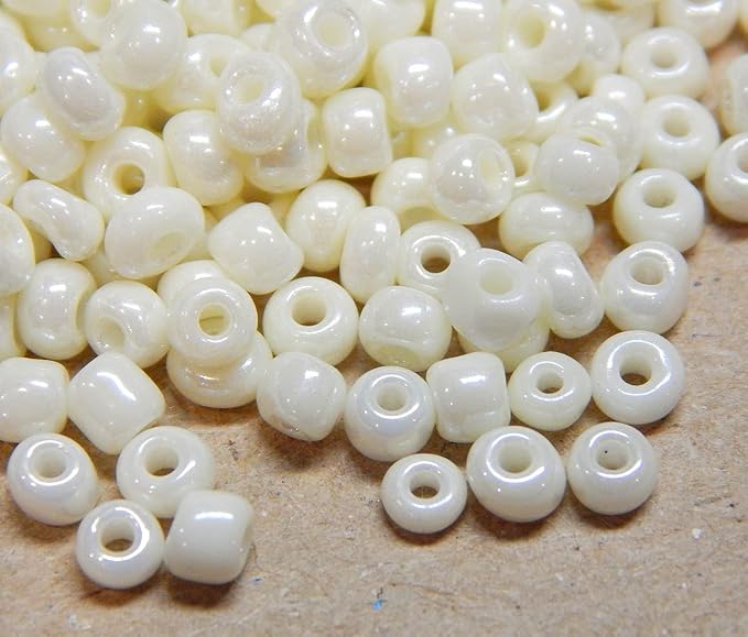 Perlin Glass Seed Beads 4mm 6/0 Round 1100pcs Mini Small Pony Spacer Beads Kit for Jewelry Making Earrings Bracelets Pendants Waist DIY Handmade (Beige Opaque)