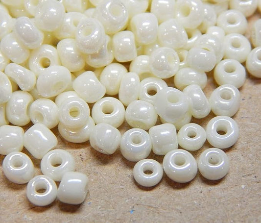 Perlin Glass Seed Beads 4mm 6/0 Round 1100pcs Mini Small Pony Spacer Beads Kit for Jewelry Making Earrings Bracelets Pendants Waist DIY Handmade (Beige Opaque)