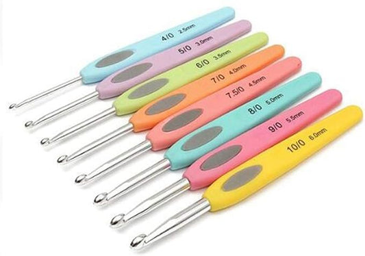8PCS PVC Ergonomic Handle Color Crochet Hook Kit (2.5-6mm), for DIY Yarn, Scarf, Sweater, Hat, Baby Sock Weave Knitting Needle Etc (Color)