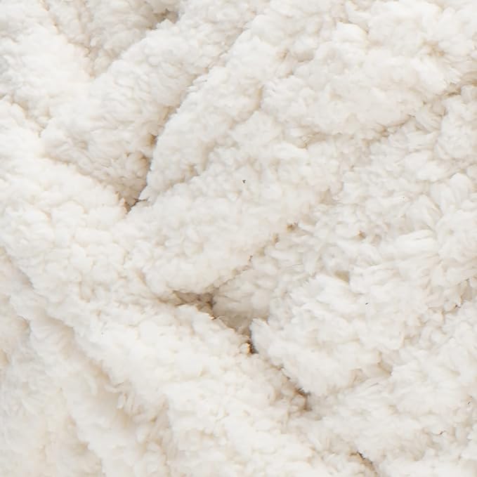 Bernat Blanket Extra Thick Vintage White Yarn - 1 Pack of 21.12oz/598.74g - 100% Polyester - #7 Jumbo - 72 Yards - Chunky Yarn for Hand Knitting, Crocheting, Crafts & Amigurumi