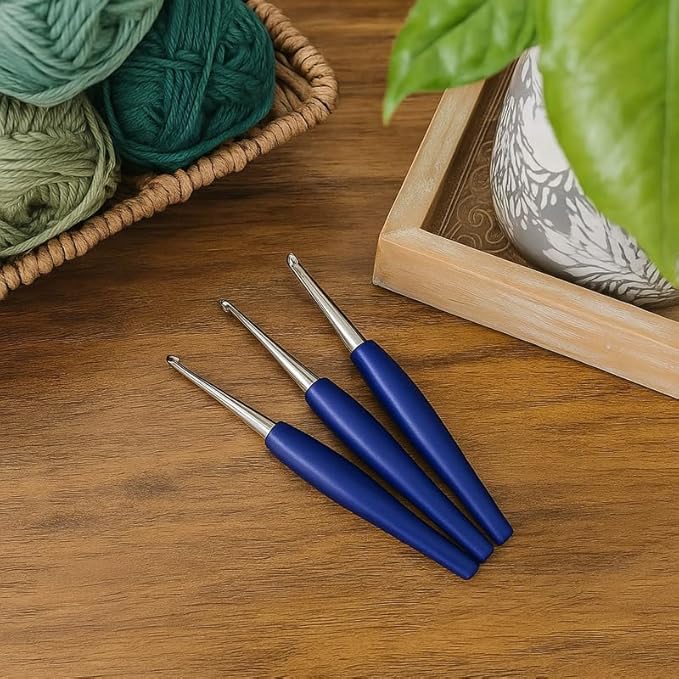 Furls Crochet Hook, Odyssey Navy Blue, Nickel Plated Tip for Effortless Glide, Ergonomic Handle Crochet Hooks 7" (Odyssey Navy Blue, G - 4.00mm)