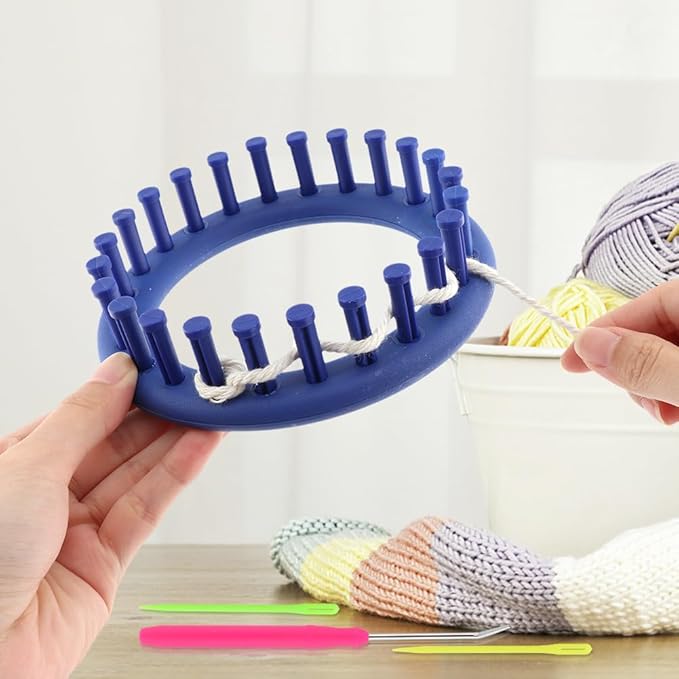 EKDJKK Round Knitting Looms Set, Plastic Loom Knitting Set with Crochet and Plastic Needle, Scarf Hats Making Tools, DIY Crocheting Handmade Craft Kit for Beginners and Knitting Lovers (Blue, 14cm)