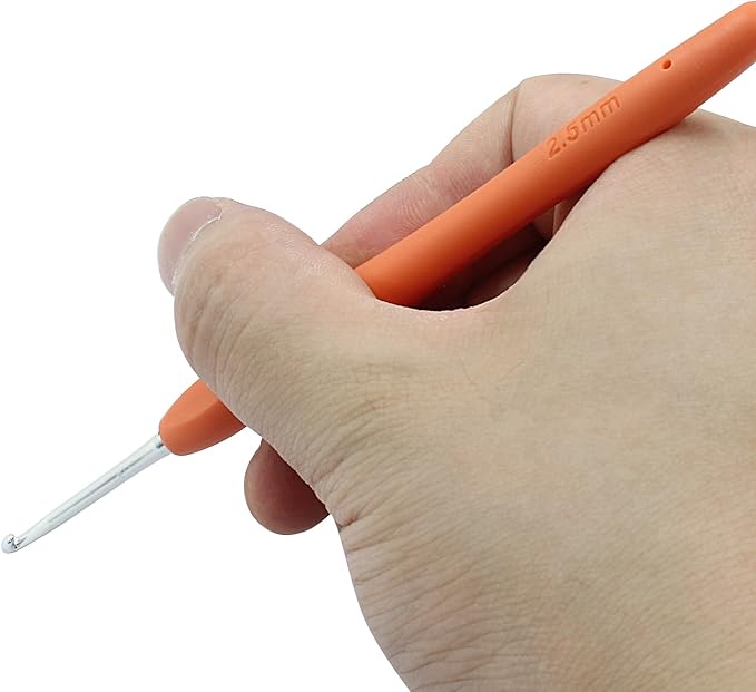 suiwotin 6pcs 2.5mm Crochet Hook, US Size C (Size 2) Aluminum Crochet Hook Set, Rubber Handle Ergonomic Knitting Needles for Yarn DIY Crafts Projects