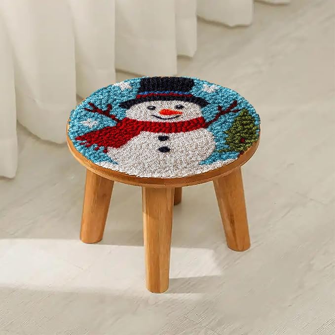 Latch Hook Rug Kit Cute Christmas Snowman with Winter Snow Easy for Beginners Round Shape Carpet Crochet Yarn Craft Mini Rug DIY Hook and Latch Little Tapestry for Home Decor 30x30cm-2
