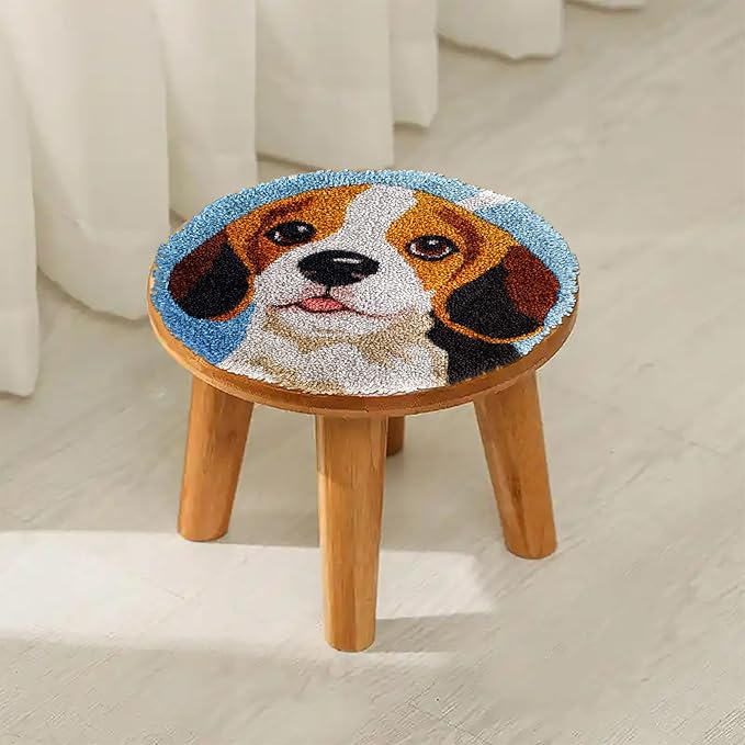 Latch Hook Rug Kit Cute Cartoon Puppy Beagles Dog with Christmas Color Easy for Beginners Round Shape Carpet Crochet Yarn Craft Mini Rug DIY Hook and Latch Little Tapestry for Home Decor 30x30cm-2