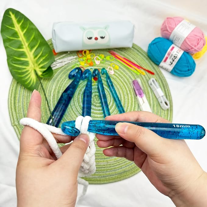 43 Pcs Large Crochet Hooks Set,12mm 15mm 18mm 20mm 25mm Large Crochet Hooks for Chunky Yarn,Plastic Crystal Smooth Big Crochet Needles for Handmade DIY Crochet with Storage Bag