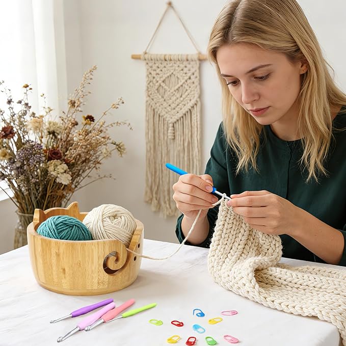 Wooden Pig Yarn Bowl Set, 6.7in x 4.1in Large Yarn Bowl for Crocheting, Complete Crochet Accessories Kit with 12 Size Crochet Hooks, Tape Measure, Counter, Scissors & Storage Bag