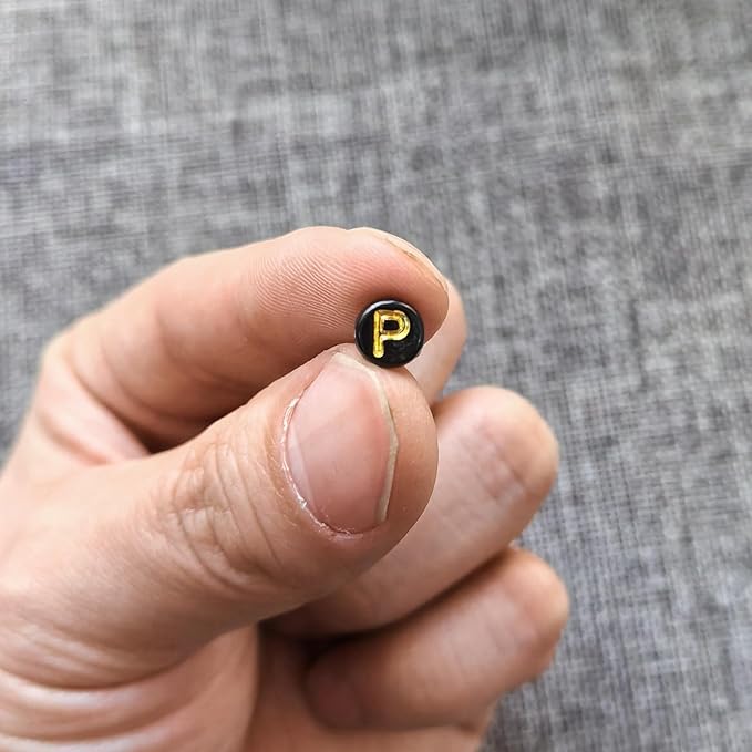 Amaney 1000pcs Gold Letter Beads 7×4mm Black Round Acrylic with Alphabet for Jewelry Making Bracelets Necklaces Key Chains