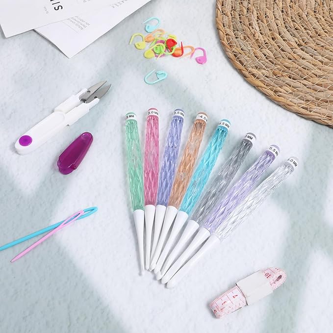8 Sizes Crochet Hook Set Plastic 2.5mm-6mm Non-Slip Crochet Needle Set Crocheting Needles for Crocheting Blankets Hats Scarves Dolls Shawls