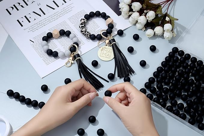 MAIBAOTA 120 Pcs Black Silicone Beads 15 mm Bulk for Keychain/Pens/Bracelet/Necklace Making Rubber Round Beads for Craft Making (with Boxed Kits)