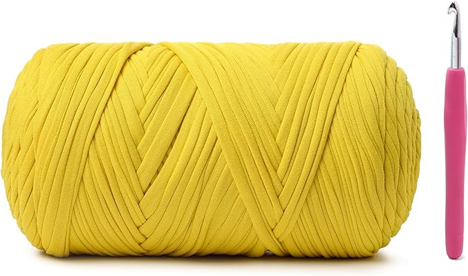 Elastic Fabric T Shirt Yarn for Crocheting，Beginner Crochet Yarns with Polyester Spandex Blend,Total 400g/114yds Soft Tshirt Yarn for Crochet Crafts/Bags/Baskets（Light Yellow）