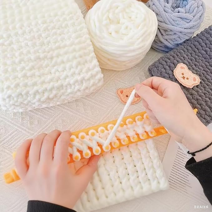 Ygakrkreit Warm Thick Scarf Knitting Kit - 4pcs Yarn + Knitting Tools + Bear Pattern Accessories, Adult DIY Craft Kit, Arts & Crafts Supplies, Ideal Handmade Gift (1 Set) (灰色)
