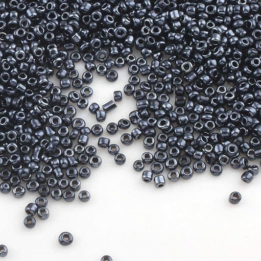 Perlin Glass Seed Beads 2mm 11/0 Round Mini Small Pony Beads 6500pcs for Jewelry Making Earrings Bracelets Pendants Waist DIY Handmade Metallic Color Kit (Black)