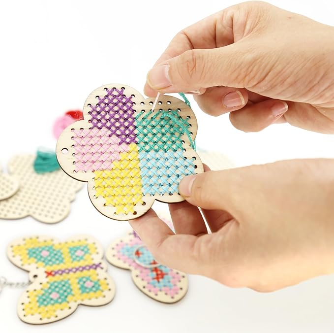 VKPI Wooden Cross Stitch Kits for Kids, Make Your Own 6 Cross Stitching Keyrings, Wood Sewing Kit, Arts & Crafts Butterfly, Flower Ornaments, Embroidery Kit for Beginners, Girls, 6-13