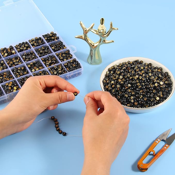 Song Xi 1400pcs Round Acrylic A-Z Alphabet Beads - Gold & Black Letter Beads for Bracelet Making, 28 Grid Box