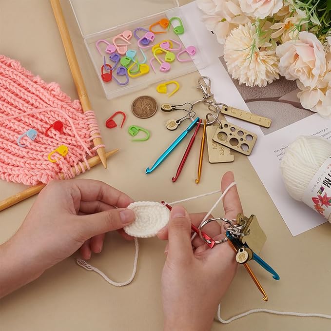 FINGERINSPIRE 26 Pcs Crochet Hook Kit 22x11x3mm Stitch Markers Mini Keychain Aluminum Crochet Hooks Knitting Needles Crochet Hook Keychain Portable Crochet Keychains Kit with Wooden Pendant and Pin