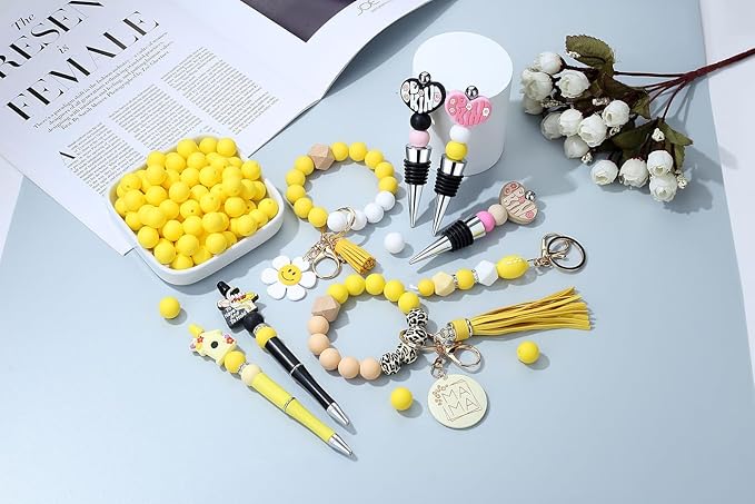 MAIBAOTA 120 Pcs Yellow Silicone Beads 15 mm Yellow Beads for Keychain/Pens/Bracelet/Necklace Making Focal Beads Loose Rubber Round Silicone Beads Bulk for Craft Making（with Boxed Kits）