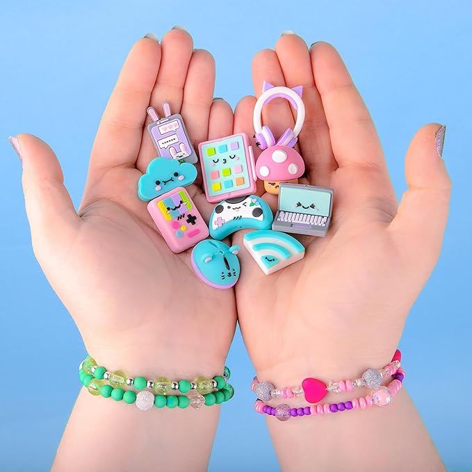 Fashion Angels Charm Changers Jewelry Design Kit, Includes Charms & Over 700 Beads, Custom Jewelry & Fun Craft Activity for Kids