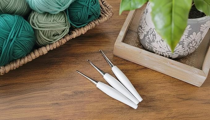 Furls Crochet Hook, Odyssey White, Nickel Plated Tip for Effortless Glide, Ergonomic Handle Crochet Hooks 7" (Odyssey - White, N - 9.00MM)