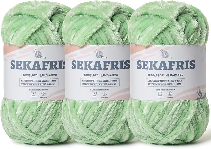 Fuzzy Chunky Chenille Yarn for Crocheting，Soft Plush Yarns for Hand Knitting，Bulky 3x100g（3x49.2 yd） Baby Blanket Yarn for Crocheting Amigurumi，Crochet Fluffy Velvet Yarns (Light Green)