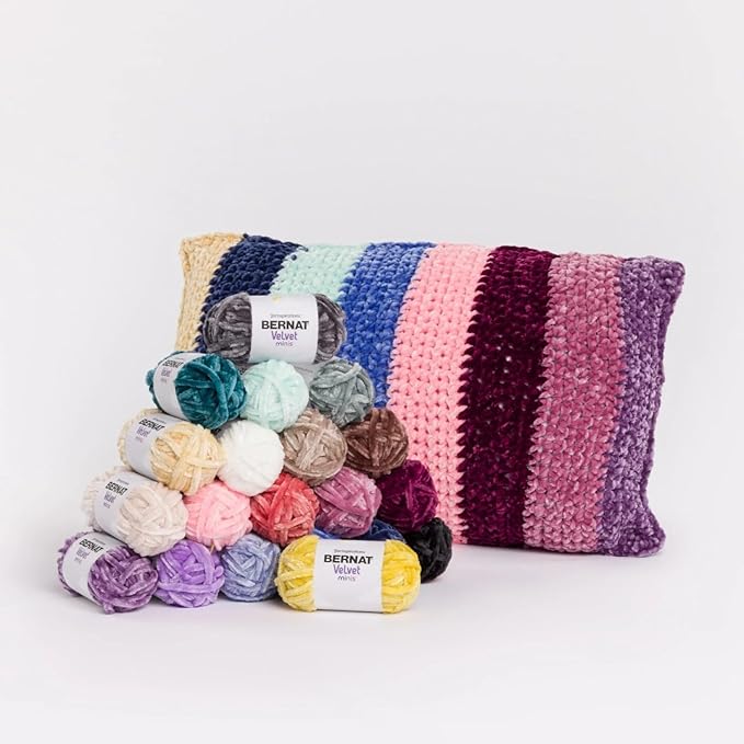 Bernat Velvet Minis Classic Yarn - 1 Pack of 700g/25oz - Polyester - #5 Bulky - 41 Yards - Knitting/Crochet