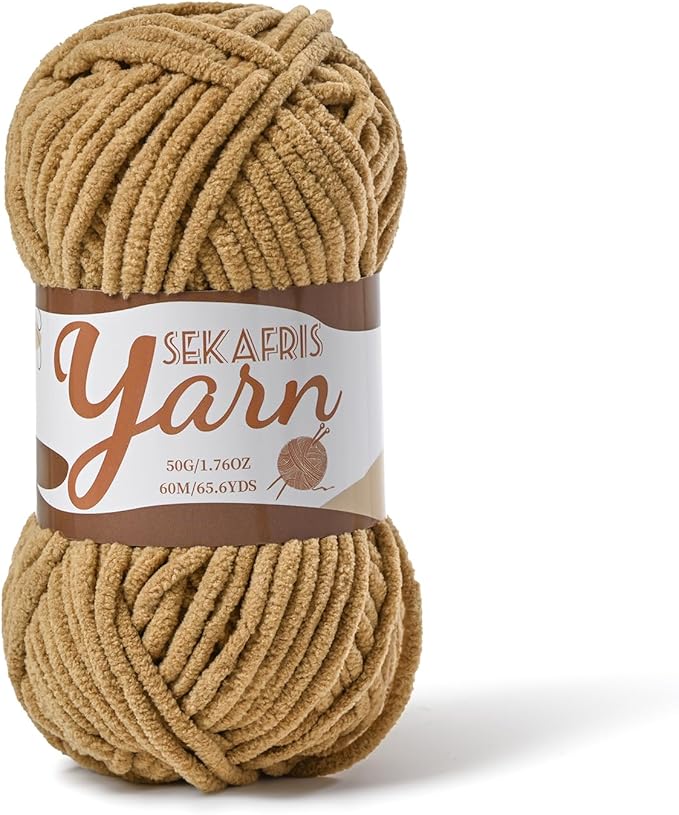 Fluffy Velvet Yarn for Crocheting，Baby Blanket Yarn for Crocheting Soft，50g(65.6yds) Amigurumi Yarns，Plush Chenille Crochet Yarns，Puzzle Yarn for Crochet Weaving Craft(Light Coffee)
