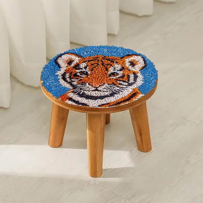 Latch Hook Rug Kit A Cartoon Baby Orange Tiger Portrait Easy for Beginners Children Round Carpet Crochet Yarn Craft Mini Rug DIY Hook and Latch Tapestry for Home Decor 30x30cm(2)