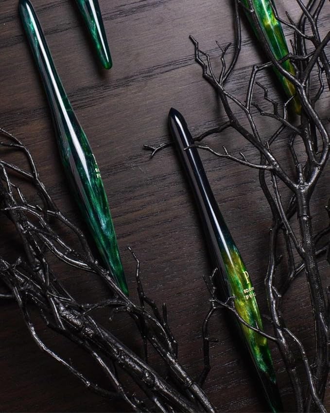 Furls Crochet Hook, Limited Edition Vixen Streamline Resin, Ergonomic Handle Crochet Hooks 7" (Vixen, J - 6.00MM)