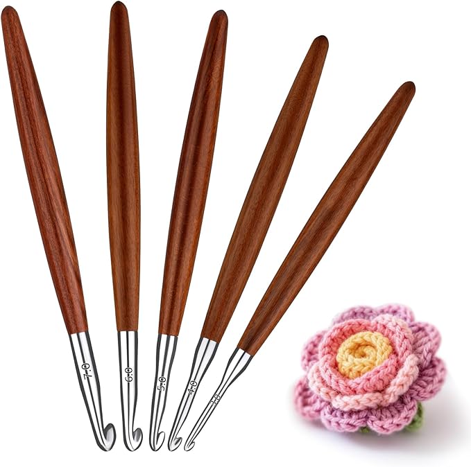 Lunarm 5pcs Crochet Hooks Set, Ergonomic Aluminum Crochet Hook with Wood Handle in Size 3mm 4mm 5mm 6mm 7mm for Arthritic Hands DIY Craft Knitting Bouquets, Blankets, Hats, Gloves from Various Yarns