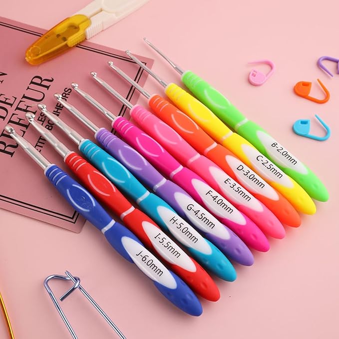 Dasonwin 60-Piece Ergonomic Crochet Hooks Set with Travel Case - Aluminum Crochet Needles Kit for Beginners & Experts, Arthritis-Friendly Design, Includes Stitch Markers & Accessories (Green)