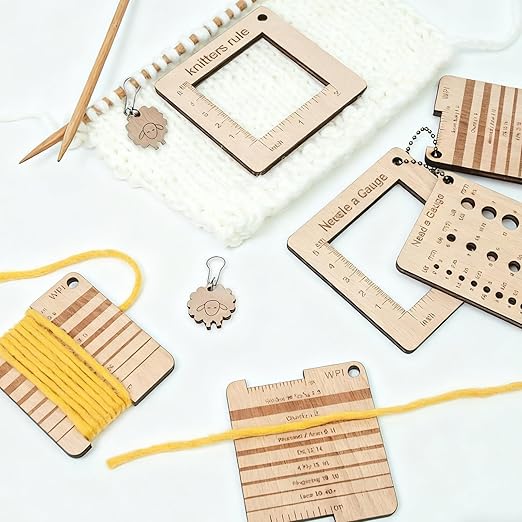 Wood Knitting Gauge Set – WPI Yarn Measure + 8 * 8cm Density Ruler + 3pcs Lamb Stitch Markers + Chain for Sweater Scarf Hat Sewing Knitting Crafts