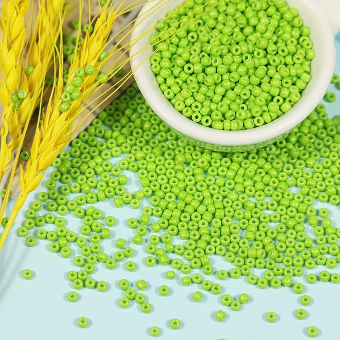 Bala&Fillic Size 3mm Seed Beads Apple Green Color About 3600pcs/100Grams in Bag, 8/0 Glass Craft Beads for Making Bracelet and Necklace (Apple Green)