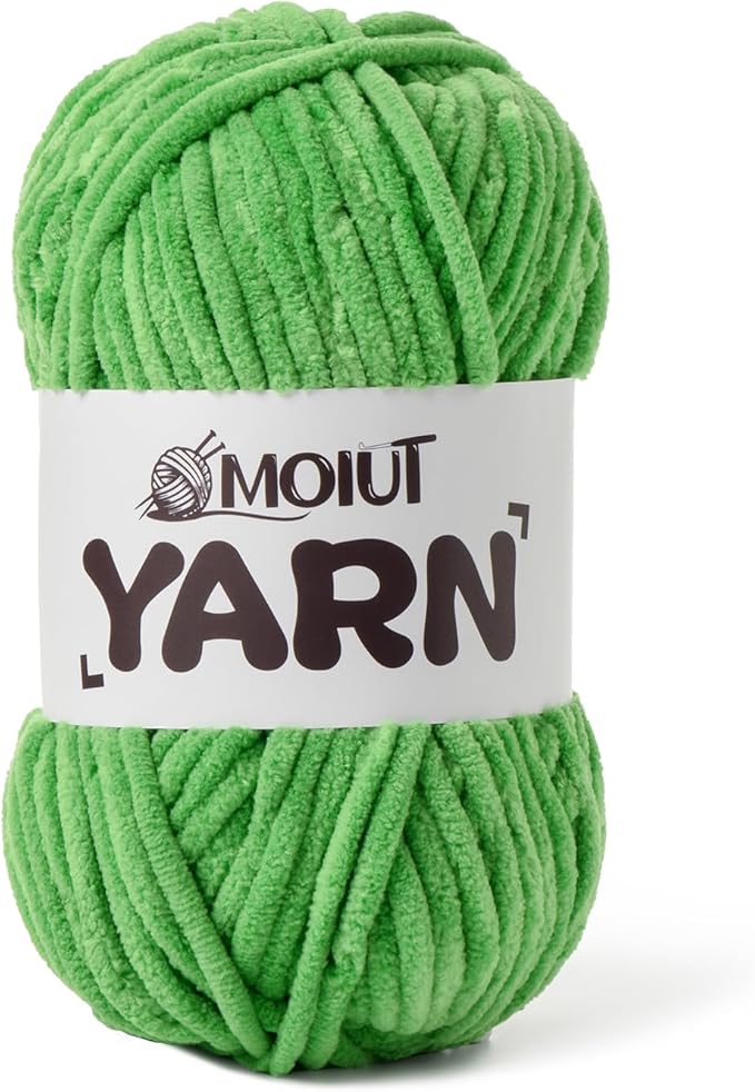 Fluffy Chenille Yarn for Crocheting, Chunky Velvet Yarns for Crochet Amigurumi, Baby Yarn for Crocheting Soft Blanket, 87.4yds /3.5 oz Bulky Yarns for Crafts/Hats/Shoes/Socks (Christmas Green)