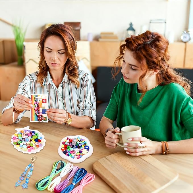 ASTNIC 618 Pcs Keyring Making Kit with Keychain, Letter Beads & Pony Beads for Phone Charm, DIY Beaded Keychain Making Kits for Bag Charm, Personalised Gifts for Women, Jewelry Making Kit
