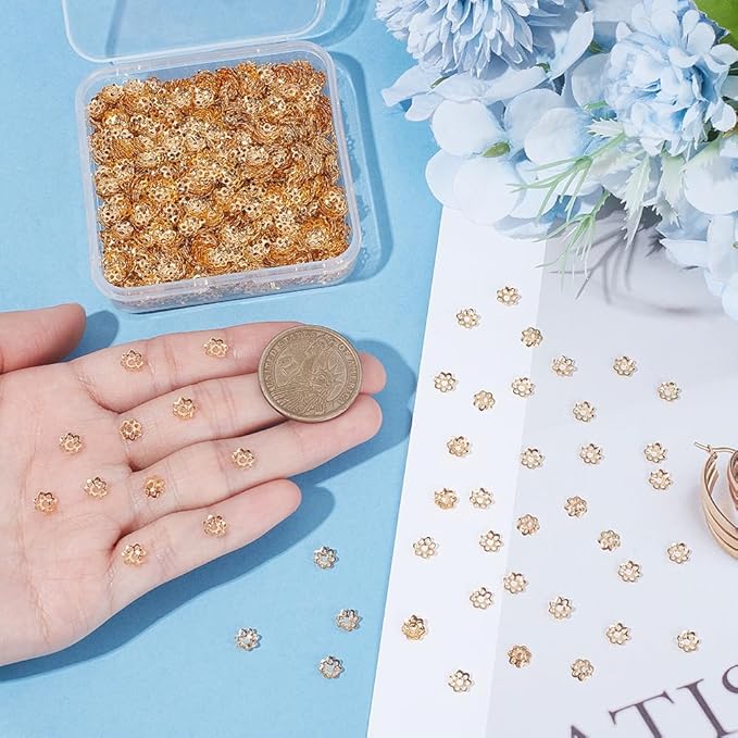 UNICRAFTALE About 2000pcs Flower Bead Caps Kits 6mm Diameter Bulk Golden Loose Spacers Petal Floral Bead End Caps for Jewelry Making Earring Bracelet Necklace DIY Crafts Hole 1mm