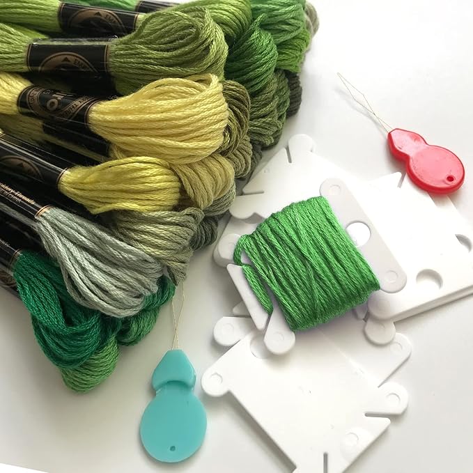 levylisa Embroidery Floss 30 Skeins Cross Stitch Threads Friendship Bracelets Floss with 10 Pcs Floss Bobbins and 2 Pcs Needle Threader (Green)