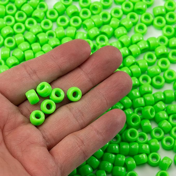 Gxueshan 1000 Pcs Acrylic Brilliant Green Pony Beads 6x9mm Bulk for Bracelet Necklace Jewelry Making Earring Hair Braiding