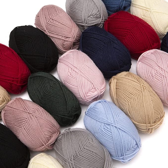 100% Pure Wool Yarn Superwash Set of 3 Skeins (150 Grams) DK Weight - Sourced Directly from Peru - Heavenly Soft and Perfect for Knitting and Crocheting (Emerald Green)