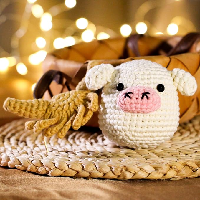 Crochet Kit for Beginners Adults - Pig and Cow Starters Crochet Kit, Beginners Crocheting Kitting for Adults Teen, DIY Craft Gifts with Crochets Yarns, Hook, Step-by-Step Video, Instruction