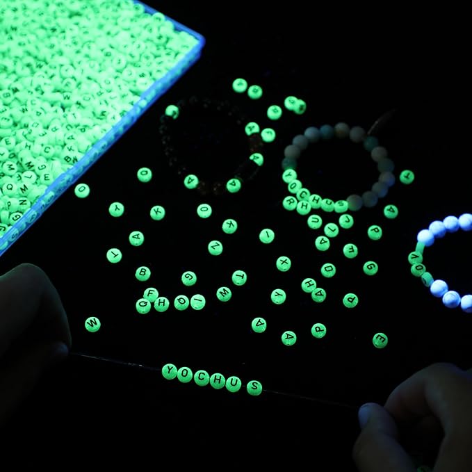 1000pcs Glow in The Dark 4x7mm Round Mixed Alphabet Number Letter Beads with Heart Shape for Jewelry Making and DIY Bracelets