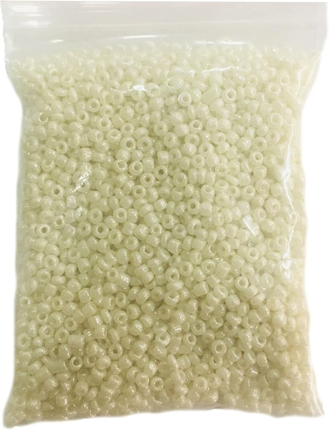 Perlin Glass Seed Beads 4mm 6/0 Round 1100pcs Mini Small Pony Spacer Beads Kit for Jewelry Making Earrings Bracelets Pendants Waist DIY Handmade (Cream Opaque)