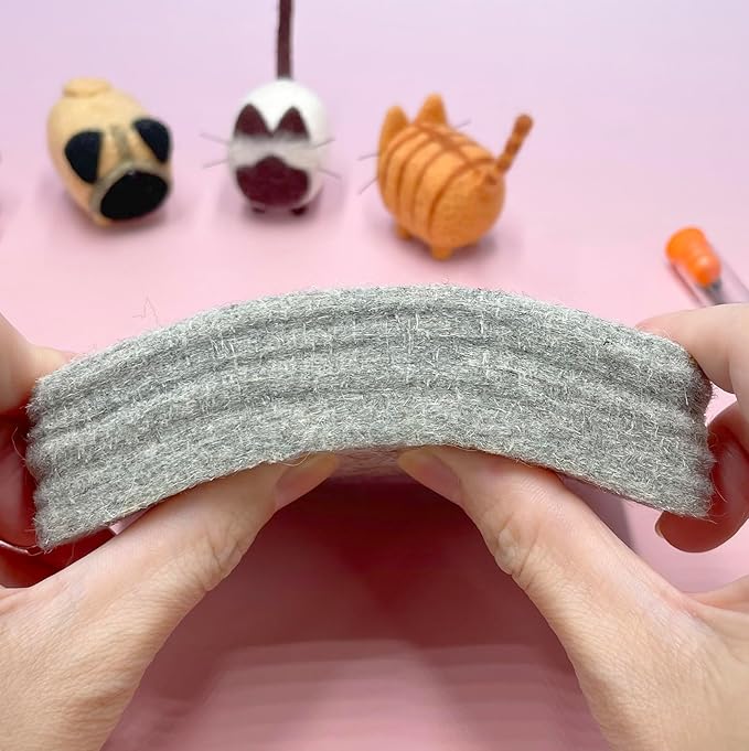 Truslin Needle Felting Kit, DIY Crafts for Adults Women, Hobby Kit with Felting Supplies,Felting Needles, Felting Wool and Tools for Beginners, Adult Craft Kits, Faceless Cat and Dog 4pcs