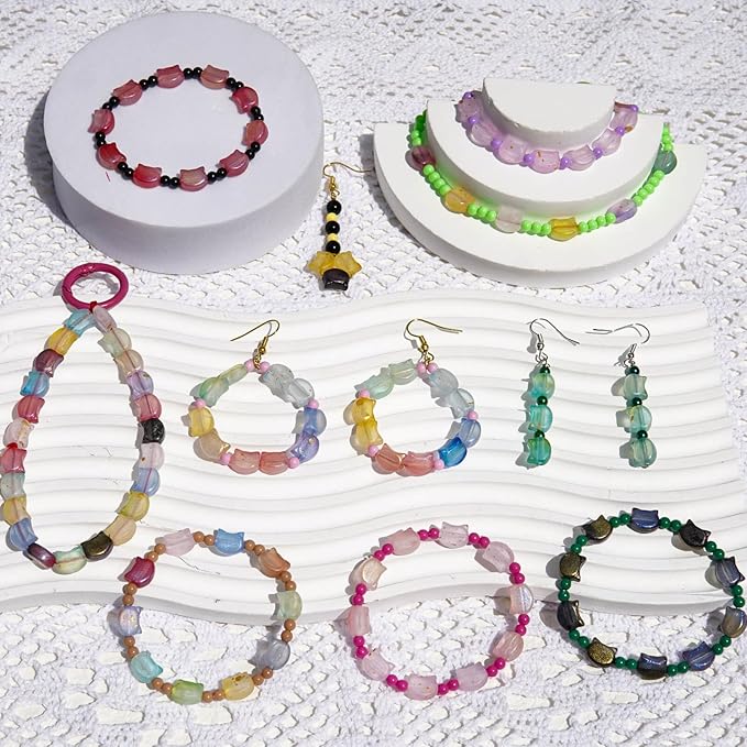 800+PCS Cat Head Beads for Bracelet Making, Acrylic Kawaii Animal Charms Jewelry Kit with Frosted Matte Finish DIY Cute Bead for Friendship Bracelets Necklaces Earrings Phone Lanyards Craft Projects