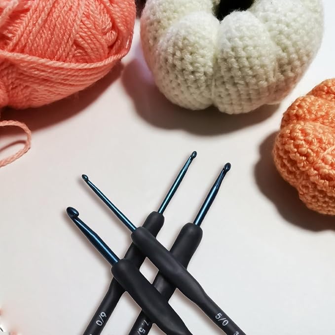 WINDAWNKE 9 PCS Navy Crochet Hook Set, Ergonomic Soft Grip Crochet Hook, Crochet Needle Kit with Knitting & Crochet Supplies